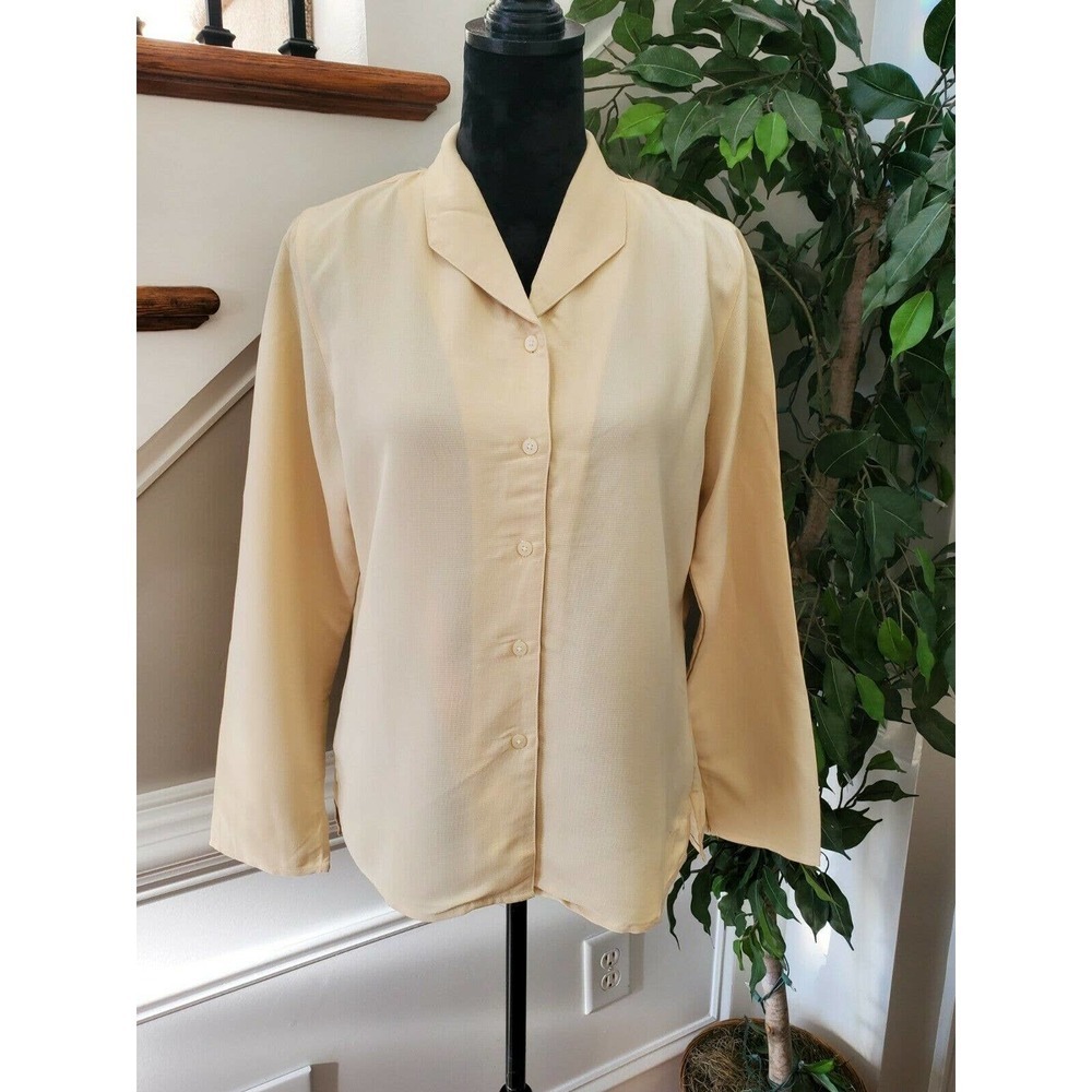 Munsingwear Women's Cream Rayon Buttons Front Long Sleeve Top Shirt Size Medium